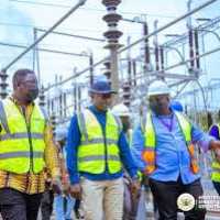 Mahama praises VRA engineers during Akosombo switchyard inspection